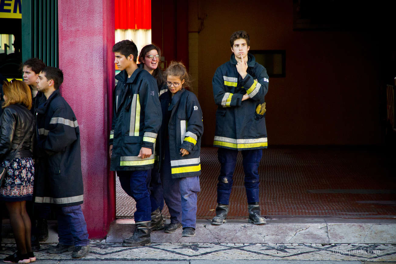 Homenagem aos Bombeiros, Mortos, Desalojados e Espoliados do crime de Fogo-Posto Aveiro by Sofia Simões Img_9012