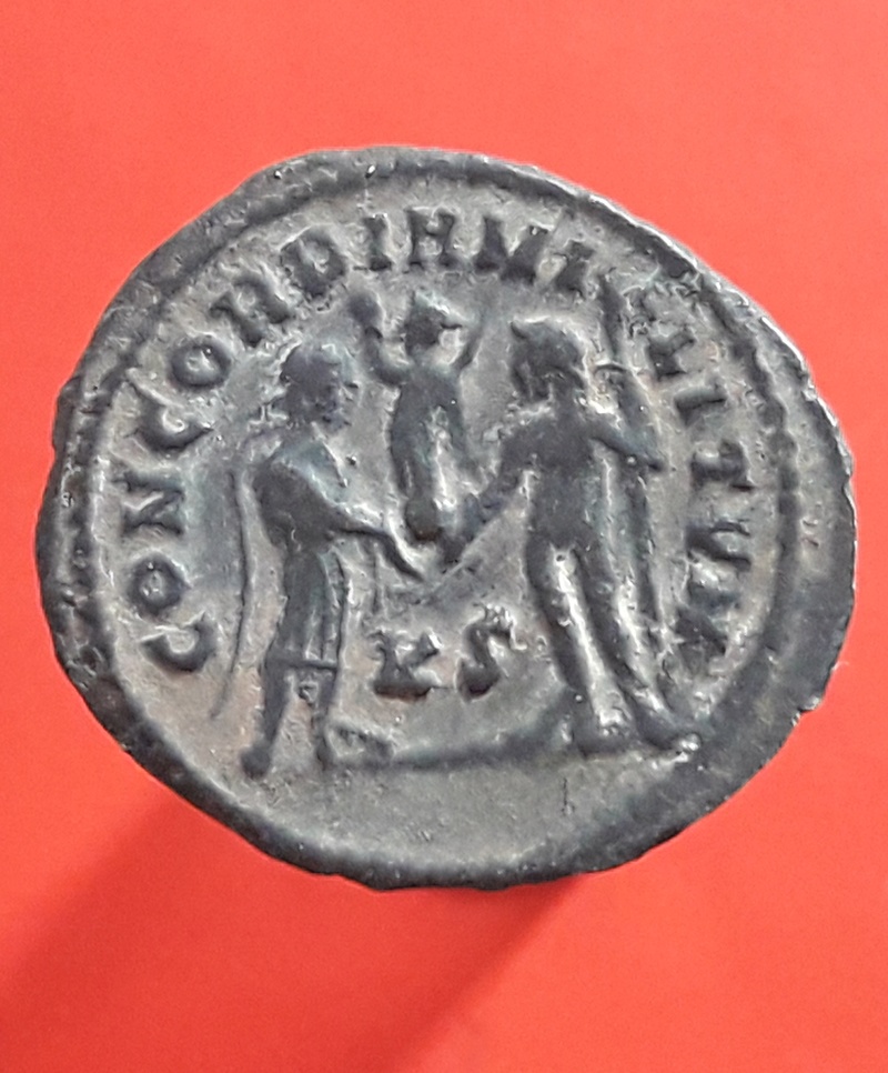 Radiado post/reforma de Diocleciano. CONCORDIA MI-LITVM. Emperador y Júpiter. Cyzicus. 20180216