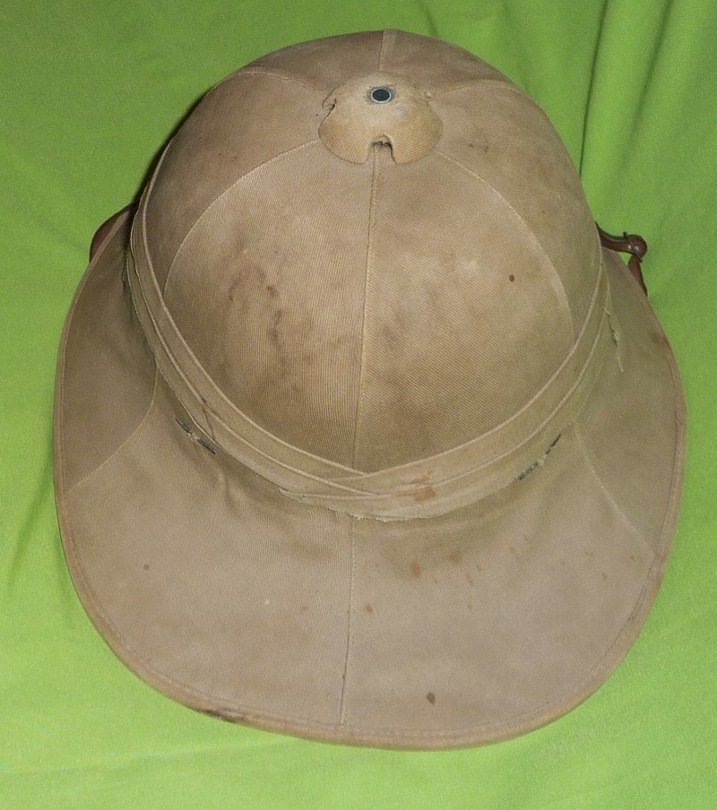 Un nouveau casque colonial britannique P1170235