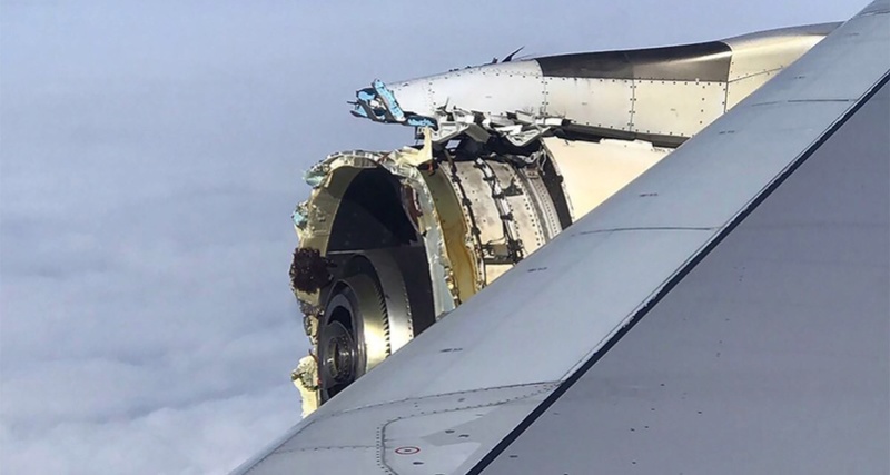 Inspection des moteurs sur les Aibus A380 21221013