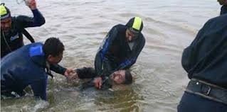 قوات الإنقاذ النهري  تنتشل جثامين  شابان  لقيا مصرعهما غرقا  امام قرية المطاهرة البحرية  بالمنيا Ooi23