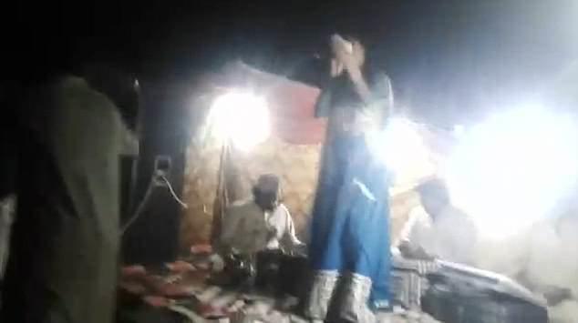 مقتل نجمة باكستانية رفضت الرقص لأنها حامل I-ooa-10