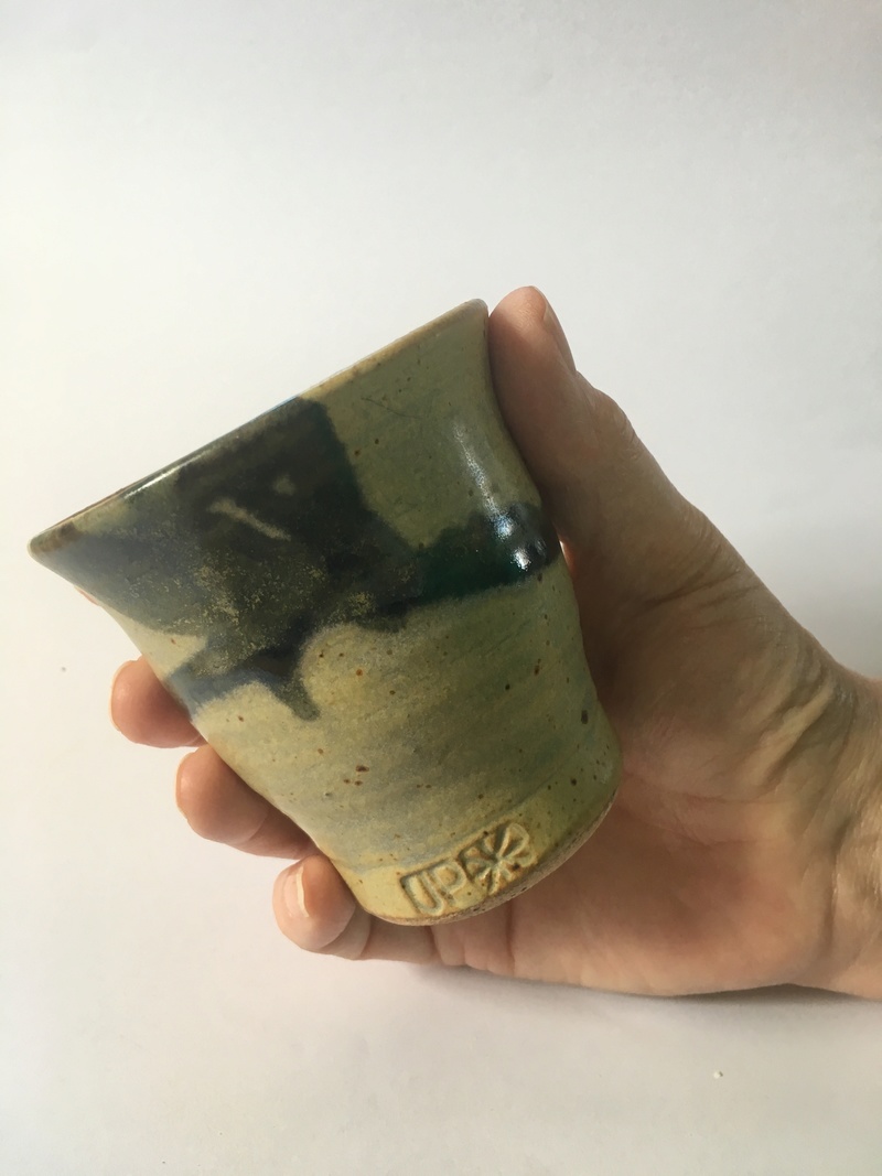 please can anyone ID the maker of this beaker Beaker10