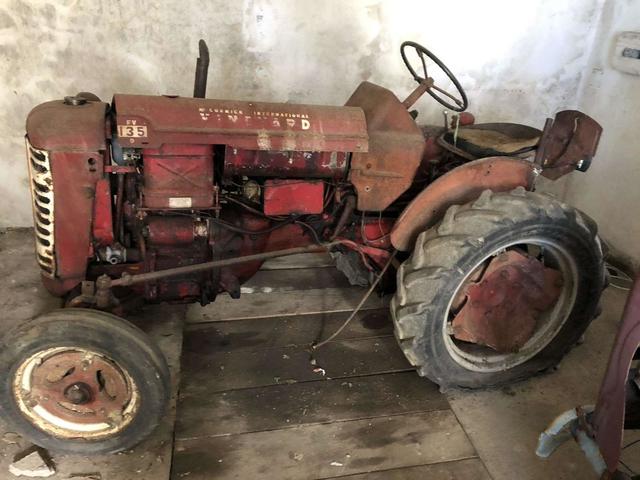 11 CARCASSONNE : vente aux enchères de tracteurs anciens le 26 MAI 2018 21120