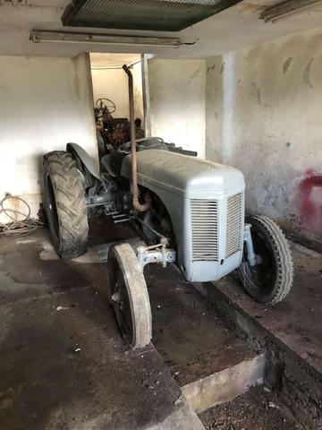 11 CARCASSONNE : vente aux enchères de tracteurs anciens le 26 MAI 2018 2646