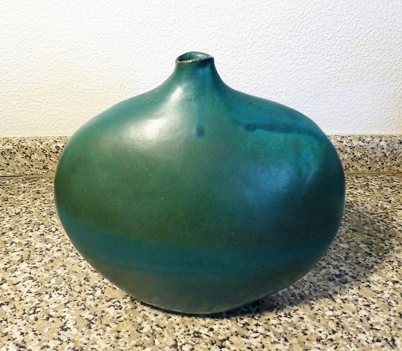 Boulder Vase FS / ES ?? Nice Turquoise P1080725