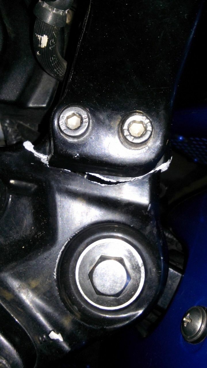 Choque y rompi el cristo superiror de mi moto :( 22792110