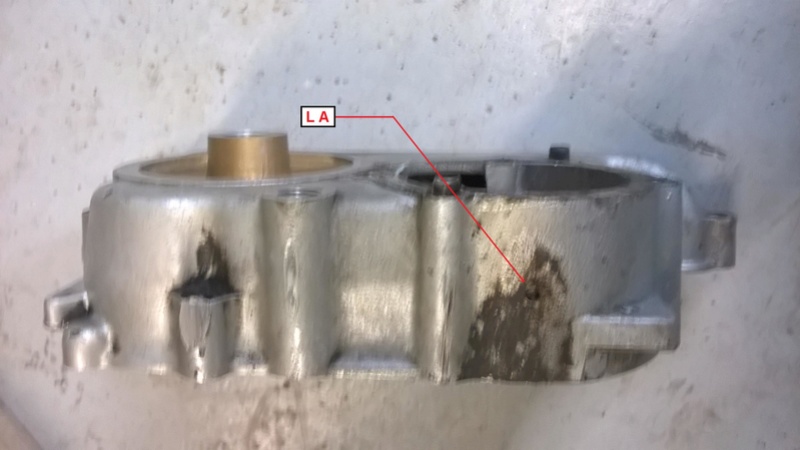 Le circuit de refroidissement –  Couvercle avant - pompe a eau – trou « révélateur »  3-trou11