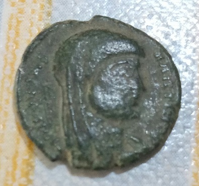 AE4 póstumo de Constantino I. AETERNA PIETAS. Arlés  1121