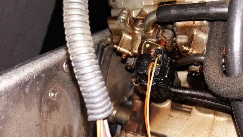 óleo no carburador e por toda parte de cima do motor. Mo311