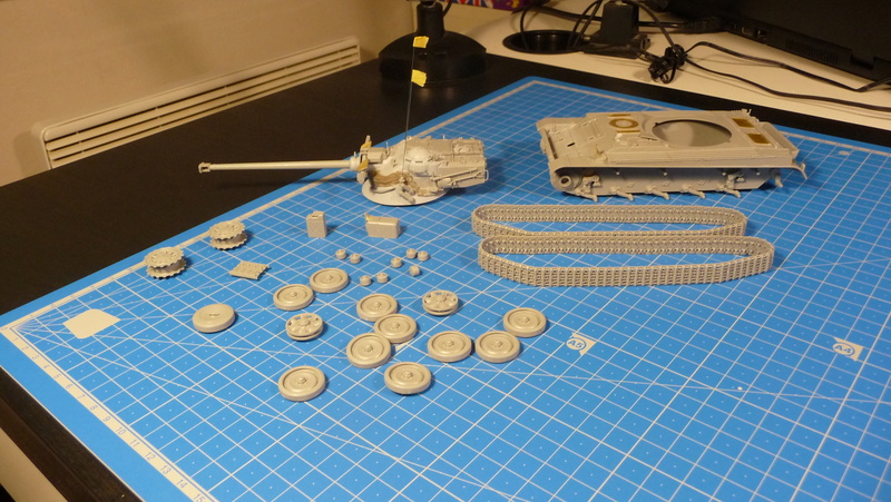 mon deuxième montage:Sherman M4A3E8 "Fury" P1230621