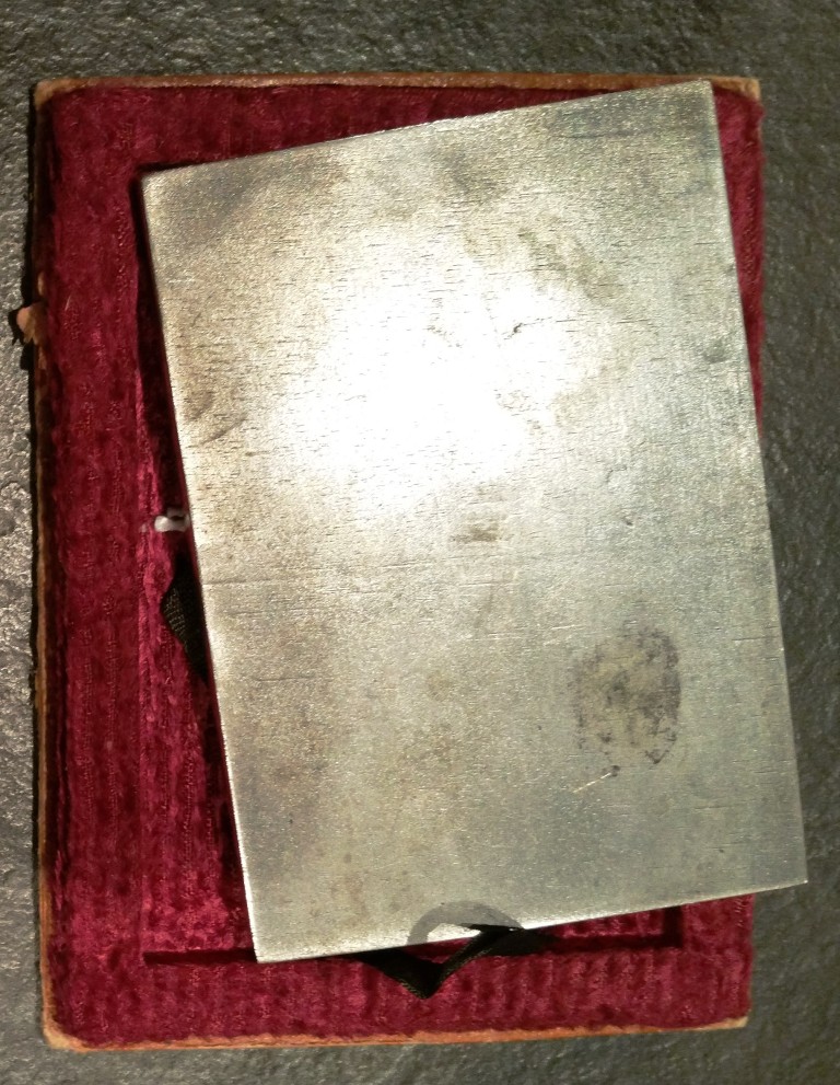 La médaille du bombardement de la concession française de Changhaï le 14 aout 19 Shangh11