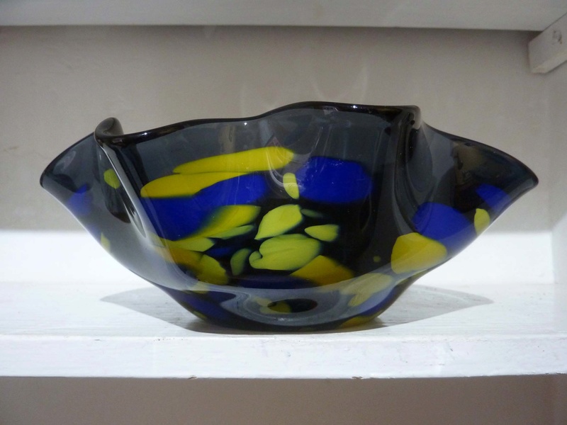 Lydia Beech studio glass bowl 00113