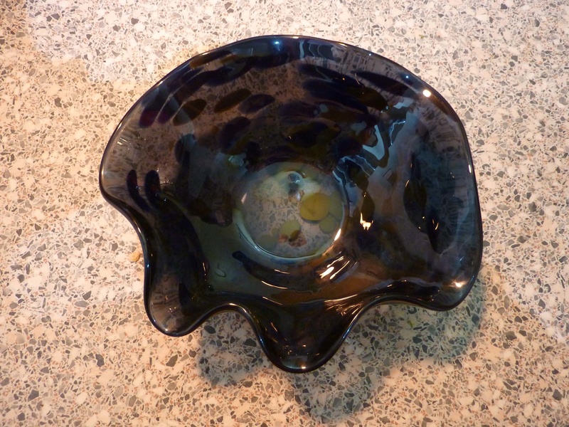 Lydia Beech studio glass bowl 00614