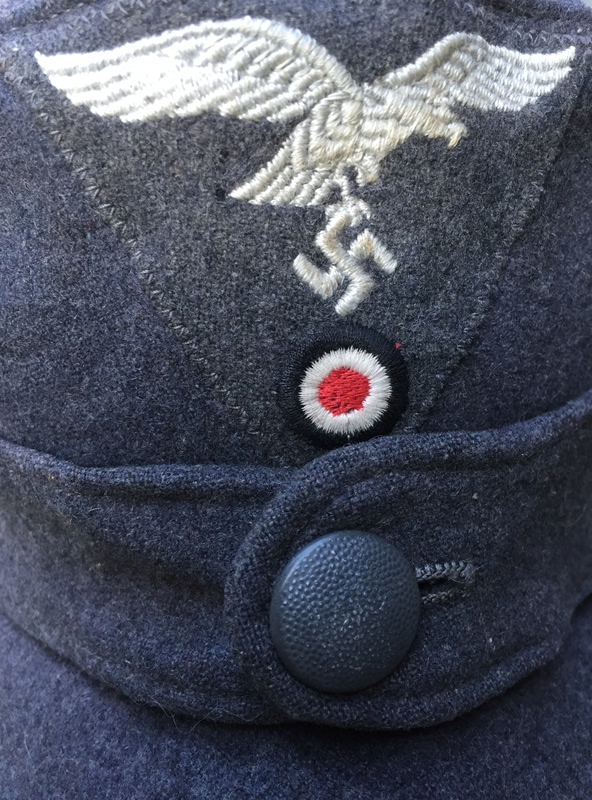 Casquettes allemande luftwaffe à identifier  Cc003a10