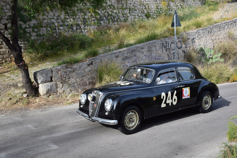 Quelques anciennes mais pas d'Alfa Dsc_0711