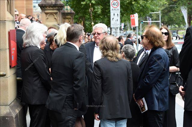 ACDC. Ahora Axl/Dc - Fallece Malcolm Young - Página 11 Dpty5m12