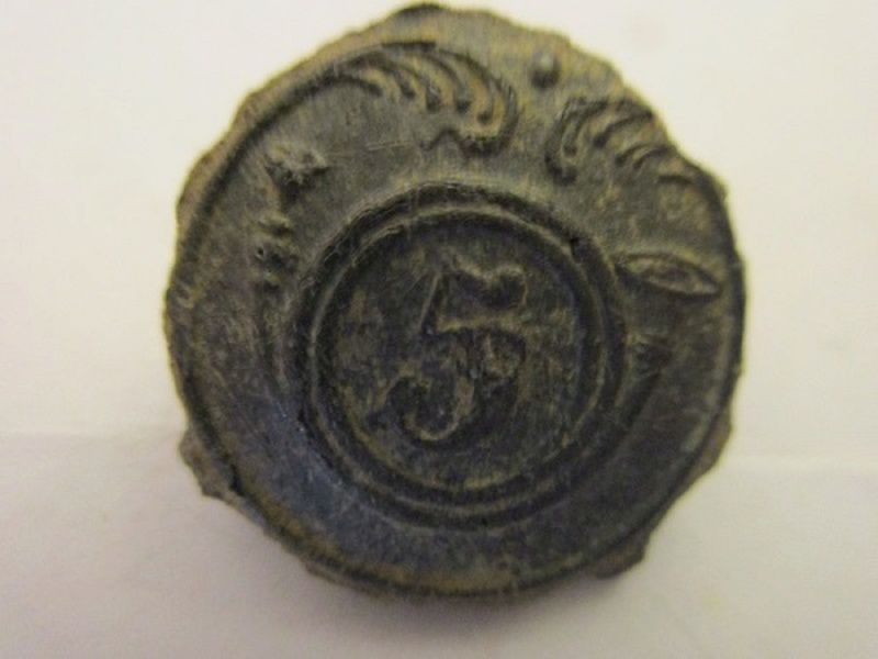 Bouton du 5éme Régiment d'infanterie légére 1830/1850 00620