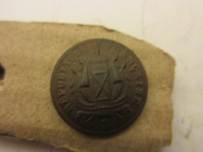 Un autre bouton, de la Garde Nationale 1870/1871 Img_5924