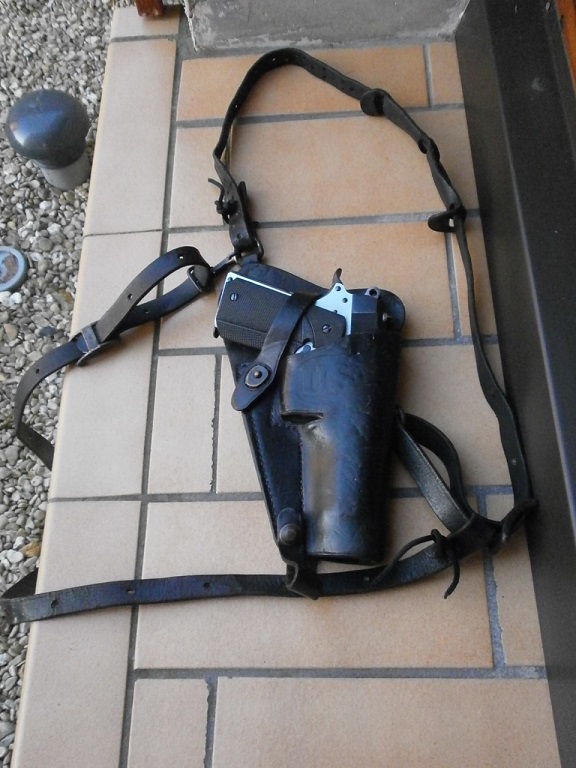On m as fait don d'un Holster M7 Holste11