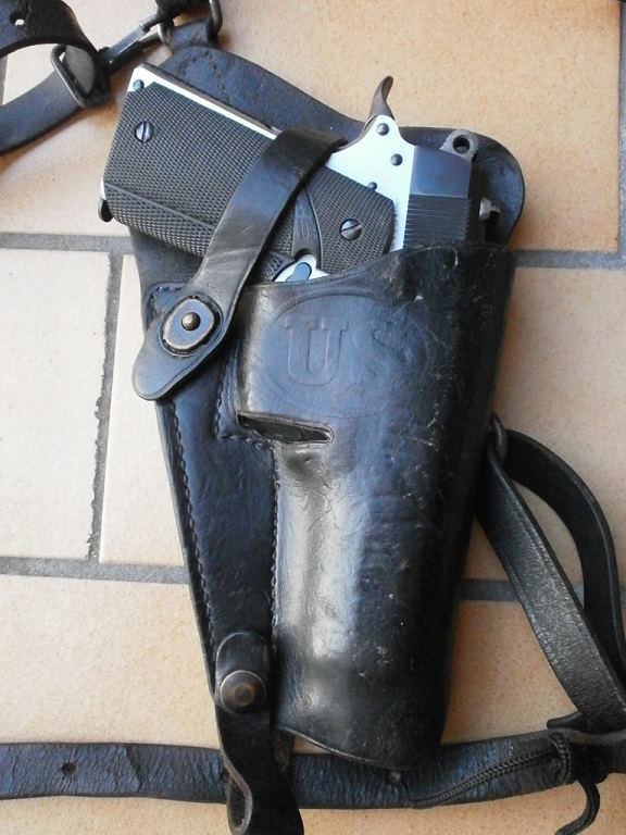 On m as fait don d'un Holster M7 Holste14