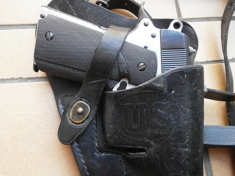 On m as fait don d'un Holster M7 Holste15