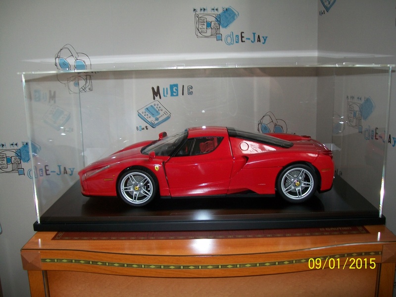 Enzo Ferrari [Altaya 1/10°] de pat59 100_4422