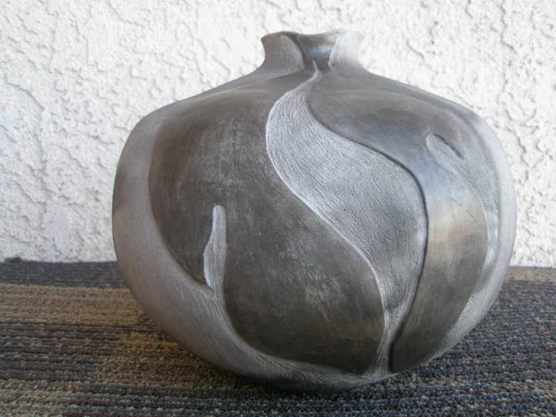 Help ID My Art Pottery Vase Pc220016