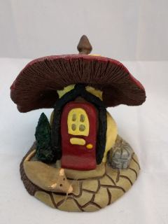 Pottery house and mushroom Tmp-ca12