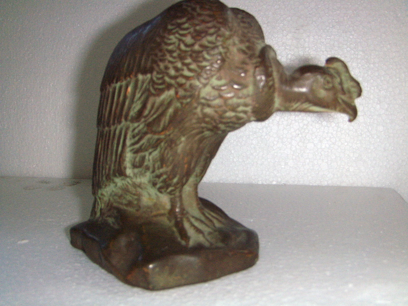 ID HELP  terracotta vulture - possibly Hengoed Pottery, Shropshire Hpim2210