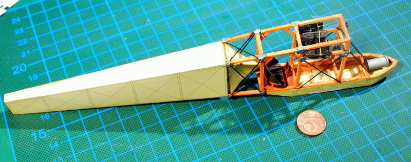 Fertig - Kozlowski´s Flugapparat von Modelik gebaut von Kubi P1014439