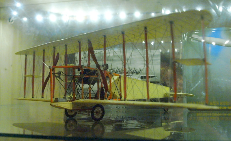 Fertig - Kozlowski´s Flugapparat von Modelik gebaut von Kubi P1014542