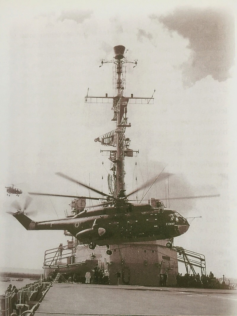 Croiseur porte-Hélicoptères R97 JEANNE D ARC  ... Version début de carrière ...  Réf 1006 Img_8516
