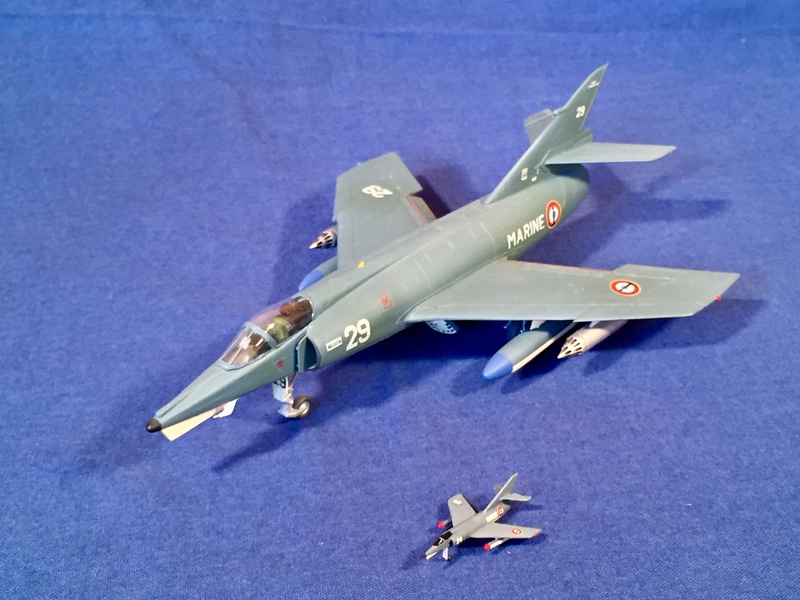 Porte-avions nucléaire R91 CHARLES DE GAULLE Réf 81072 Se410