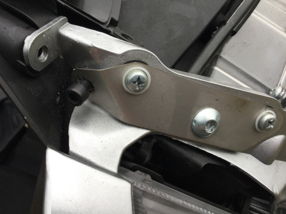 Those Givi AF214 Airflow brackets! K10