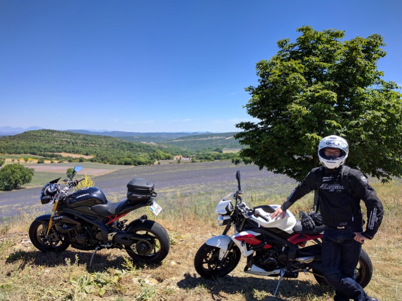 Le bar des motards Img_2012