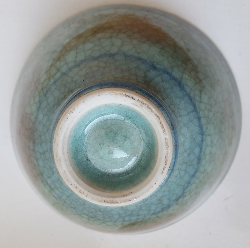 Small footed bowl No markings 20180311