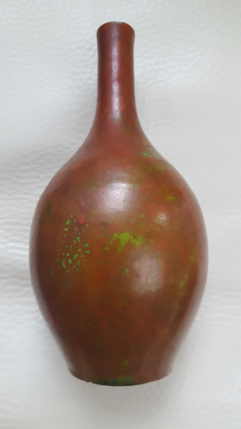 Small vase - Japanese? 20cms Any Help much appreciated  20180610