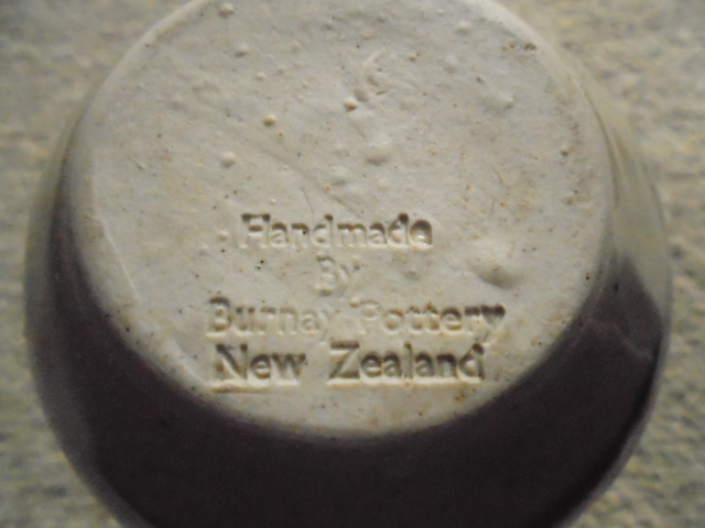 Burnay Pottery stamp (Peter & Trudes Vendelbosch) Dsc01528