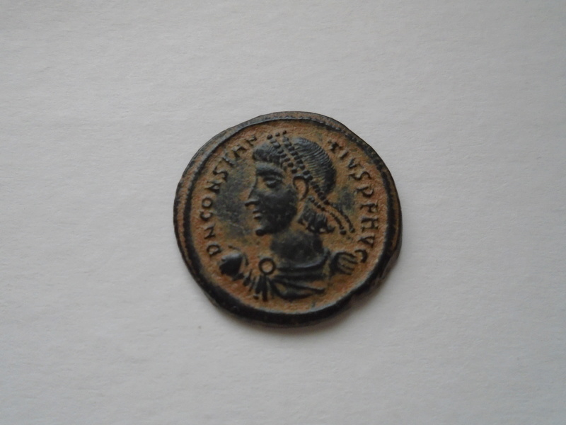 Authenticité Maiorina AE2 de Constance II ? Dsc02210