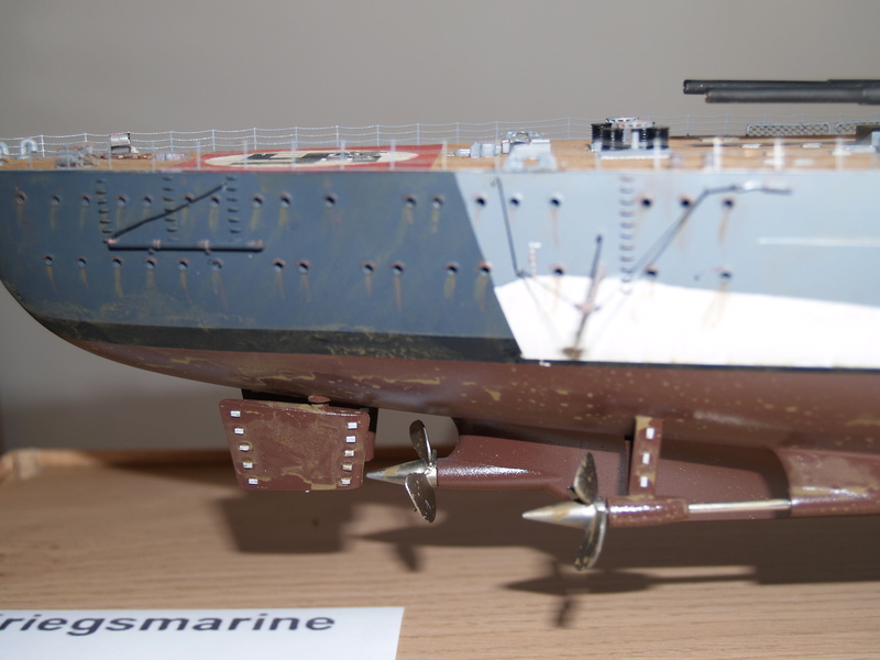 Bismarck 1/200 Trumpeter P1011016