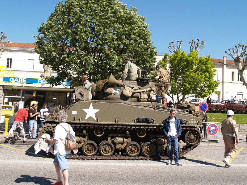 On féte L'armistice du 8 mai 1945 P5080428