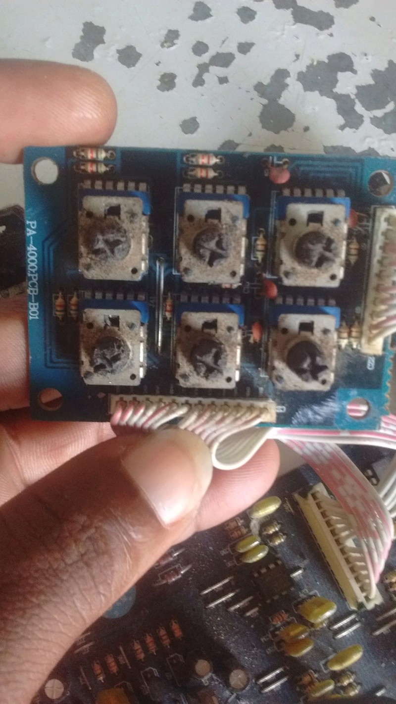 [Resolvido]Módulo B-buster bb-2400gl sem resistores do crossover Img_2014