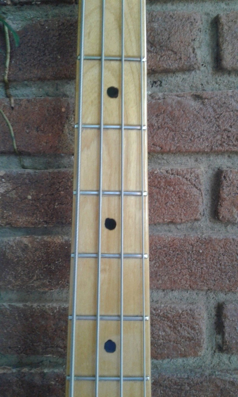 Ajuda para identificar um jazz bass. 20180410