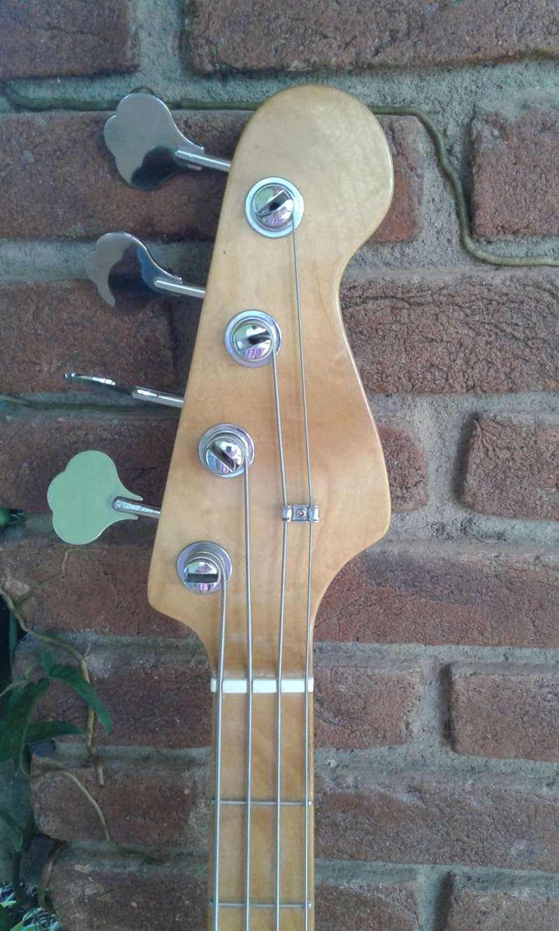 Ajuda para identificar um jazz bass. 20180412