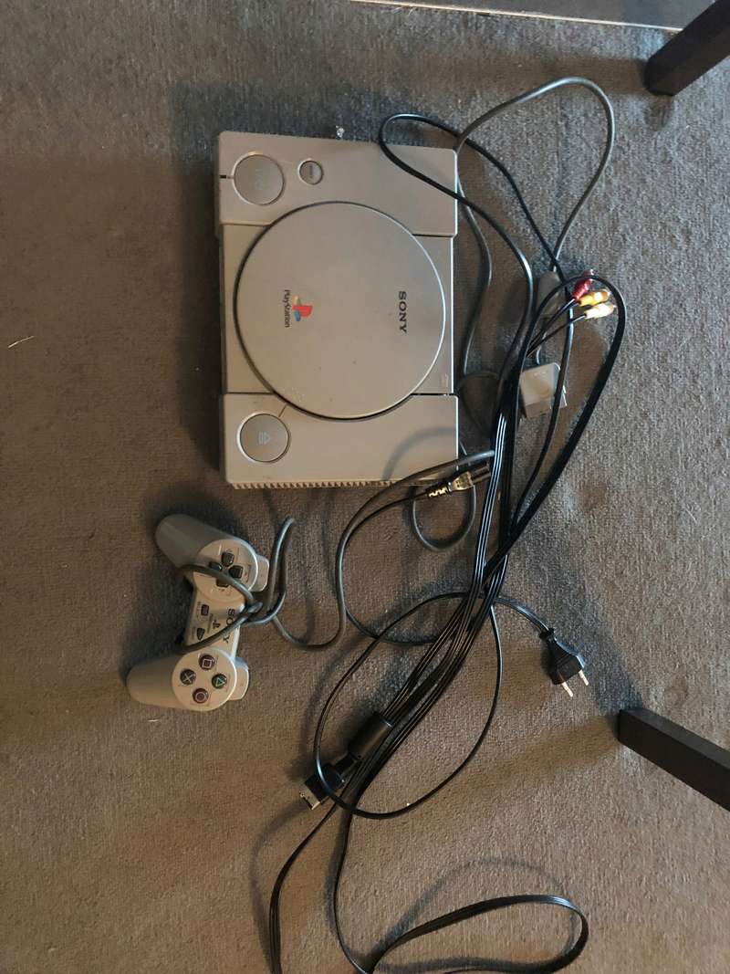 Playstation 1 67829610