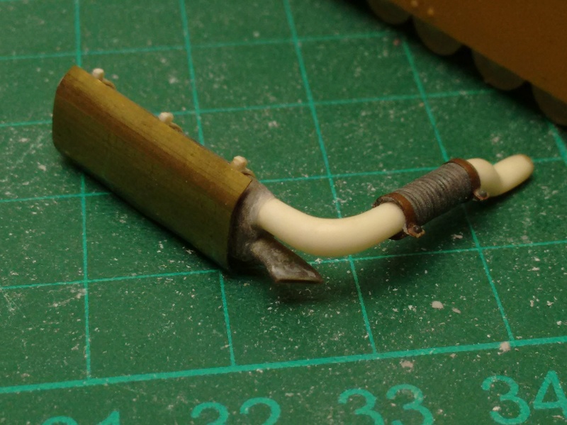 Char Renault R40 Azimut - Heller au 1:35 en cours Img_2080