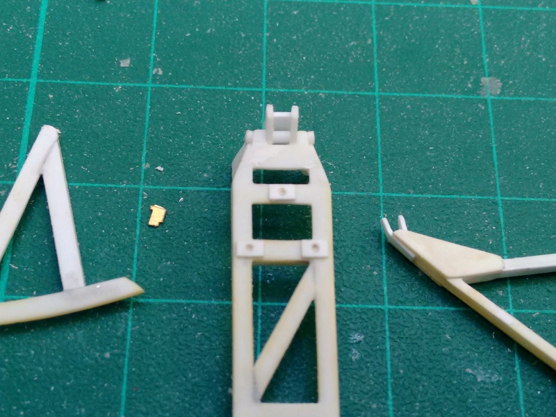 Char Renault R40 Azimut - Heller au 1:35 en cours Img_2090