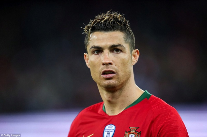 Portugal 2-1 Egypt: Cristiano Ronaldo 2-1 Mohamed Salah 4a7db310
