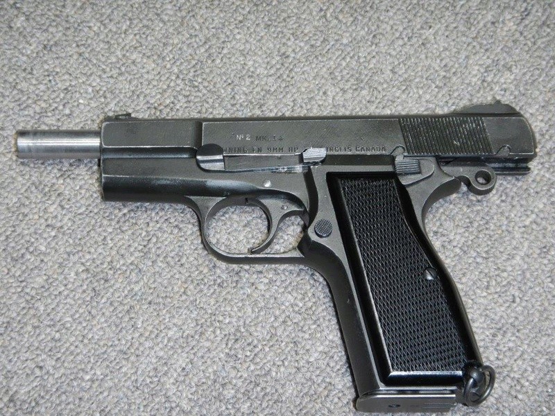 Pistolet Browning GP No 2 MK I* de fabrication canadienne  3_copy12